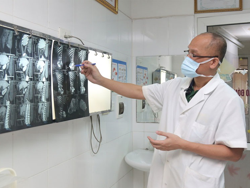 giai-cuu-chan-voi-cho-nguoi-dan-ong-co-khoi-buou-nang-25-kg