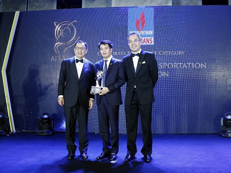 he-thong-phong-kham-careplus-vinh-du-nhan-giai-thuong-apea-2019