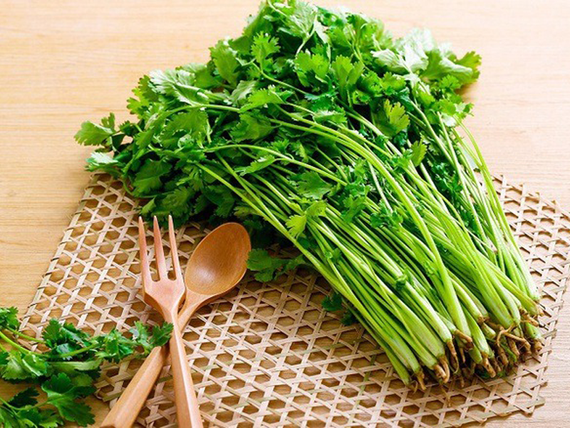 nhung-nguoi-dai-ky-voi-rau-mui-tuyet-doi-dung-an-keo-mang-hoa