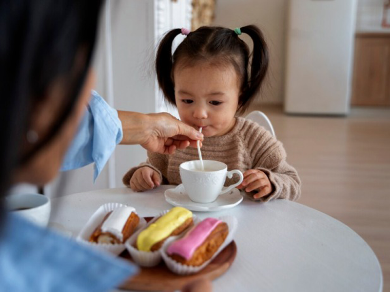 tro-thu-pedia-gold-cham-soc-tre-bieng-an-ngay-giao-mua